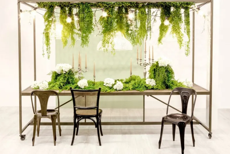 Hot Bizzotto TAVOLO ESPOSITORE C-TETTO 300X210H