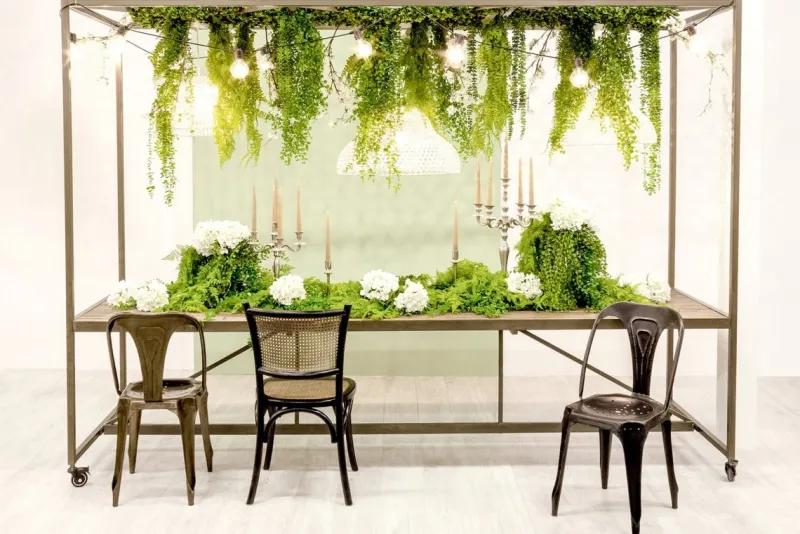 Hot Bizzotto TAVOLO ESPOSITORE C-TETTO 300X210H